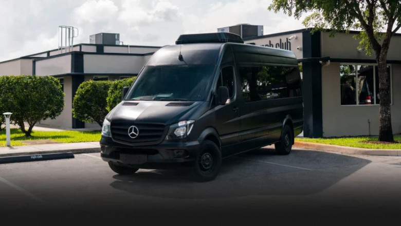 Sprinter Limo Rental in Miami – Versatile and Spacious Luxury Travel