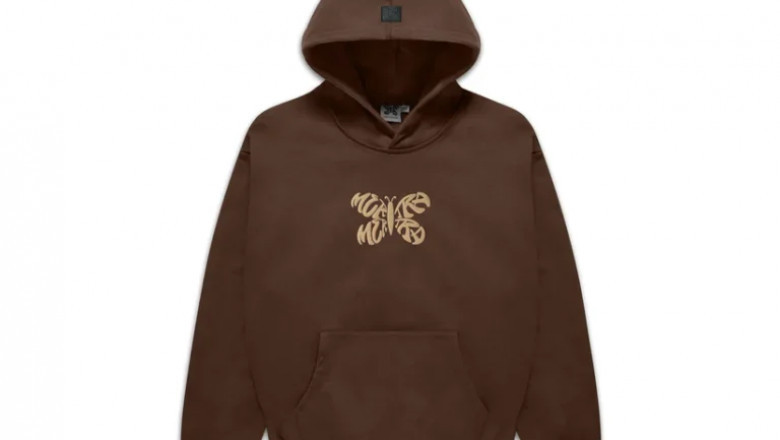 The Mertra Hoodie: A Blend of Style, Comfort, and Utility