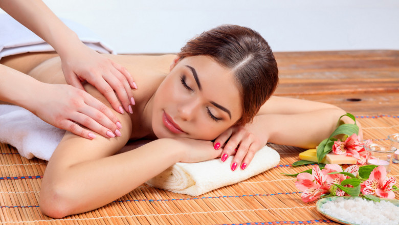 Luxury Thai Spa In Hadapsar | Call: 8877446767
