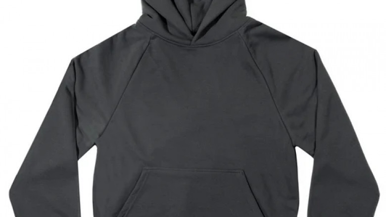 The Unmarked Canvas and the Urban Shout: Exploring Blank Apparel and Streetwear Shirts
