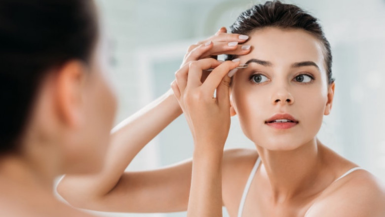 Can I Wear Makeup After an Eyebrow Transplant?