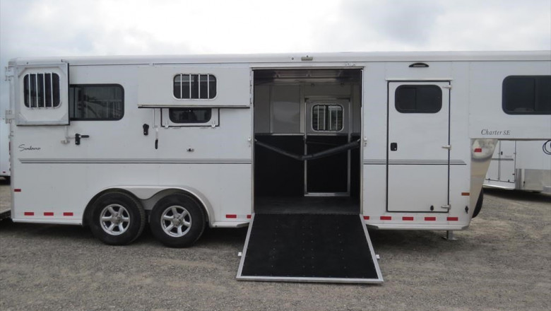 A Comprehensive Review of Sundowner Horse Trailers