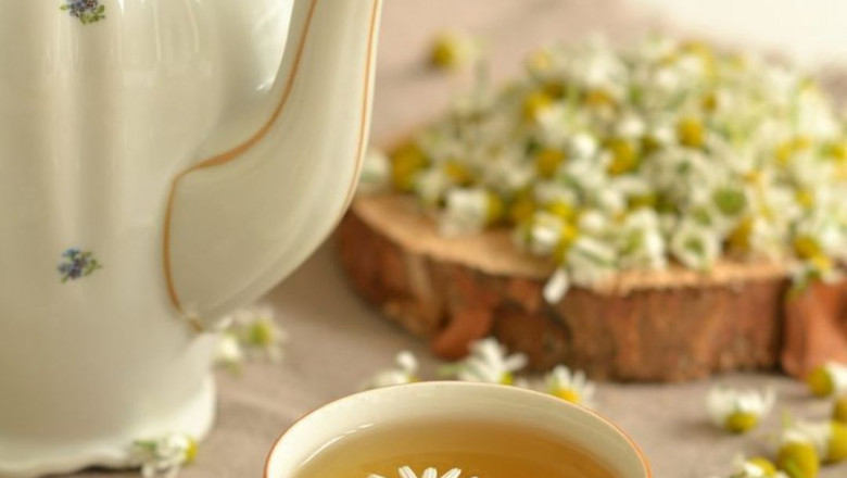 Hormone Balancing Tea vs. Supplements: Which Is More Effective?