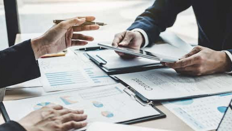 How a Financial Consultant Can Help You Reach Your Goals