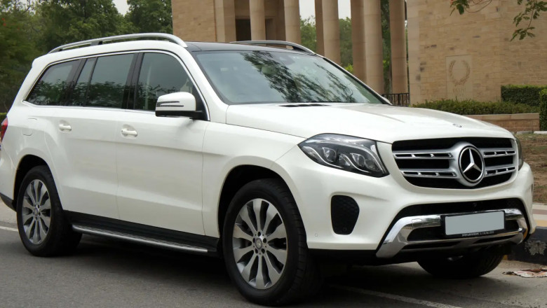 Experience Luxury with Mercedes GLS Car Rental in Jaipur
