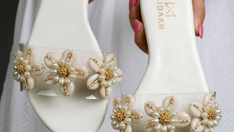 Top 10 Stylish Sliders for Women in 2025