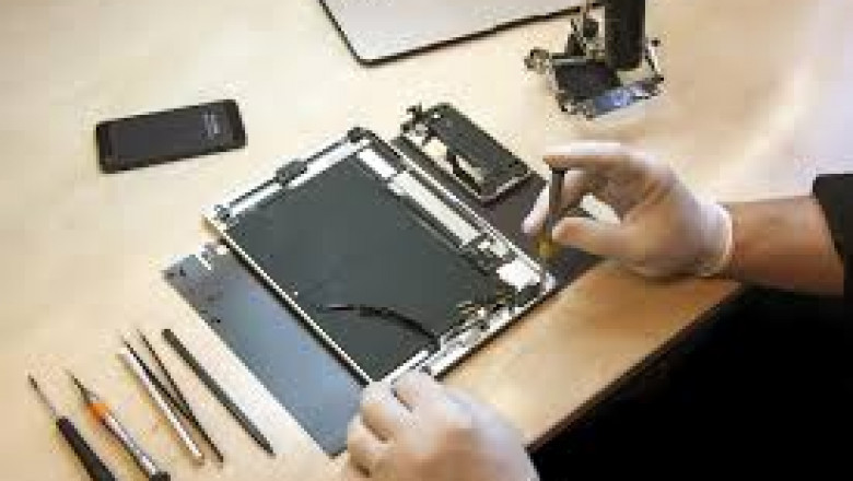 DIY vs pro to fix cracked iPad glass explained
