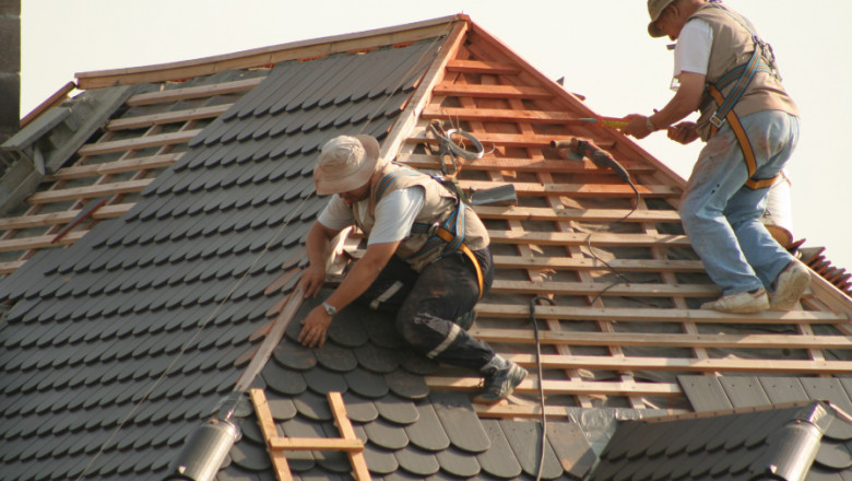 How Can Roof Repair in Muscatine, IA Extend the Life of Your Roof?