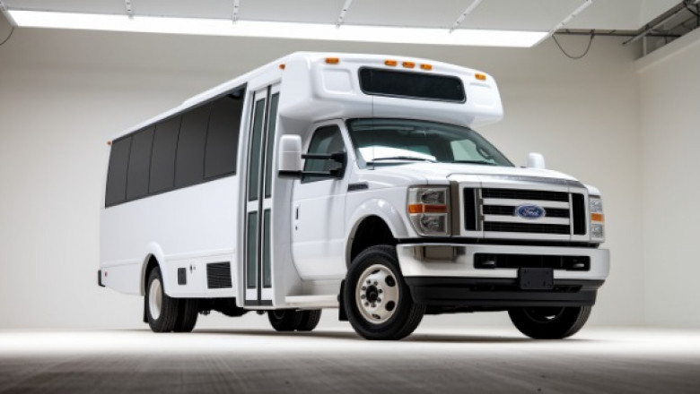 Need a Ride for a Small Group? Discover Hassle-Free Minibus Rentals Near You