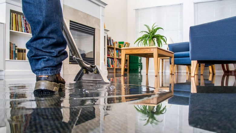 Why Getting Help from Water Damage Restoration Services Is Better Than DIY