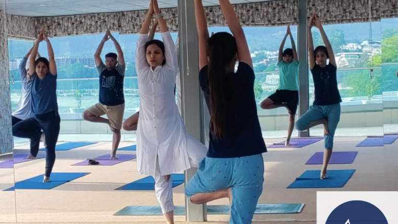 Escape the Chaos with a 14 Days Yoga Retreat In Rishikesh