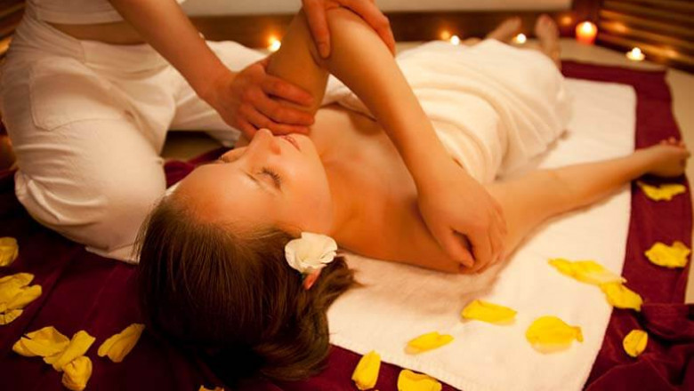 Royal 19 Thai Spa, Undri – Call 9607771919
