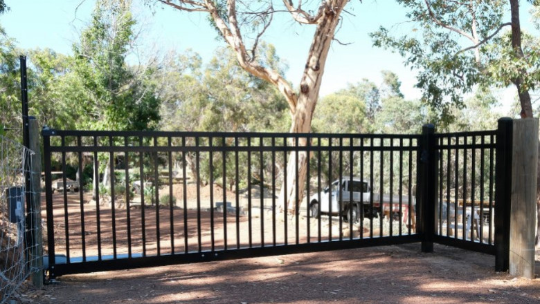 Aluminium Gates for Farmhouses and Countryside Homes: Yay or Nay