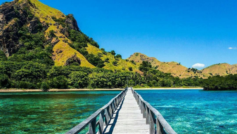 Behind the Scenes: How Open Trip Organizers in Labuan Bajo Work