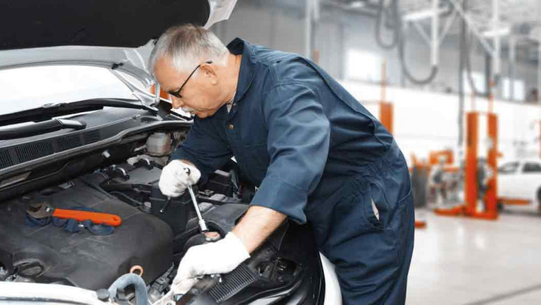 How Often Should I Change My Mercedes’ Oil, and Why Is It Important?