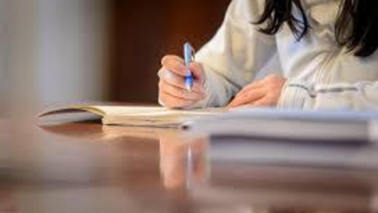 The Communication Crisis: Why BSN Writing Services Have Become Essential in Modern Nursing Education
