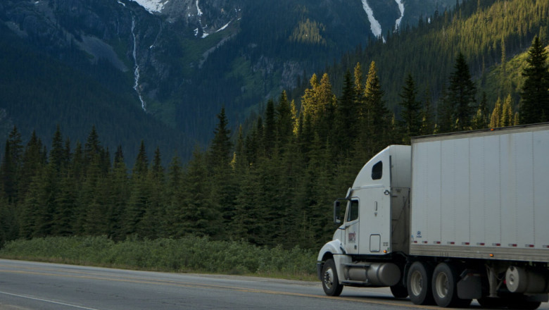 How a Professional Logistics Company Can Streamline Your Supply Chain in Canada