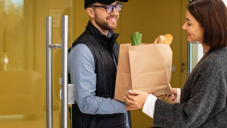 How Local Pickup and Delivery Services Are Revolutionizing Small Business Logistics