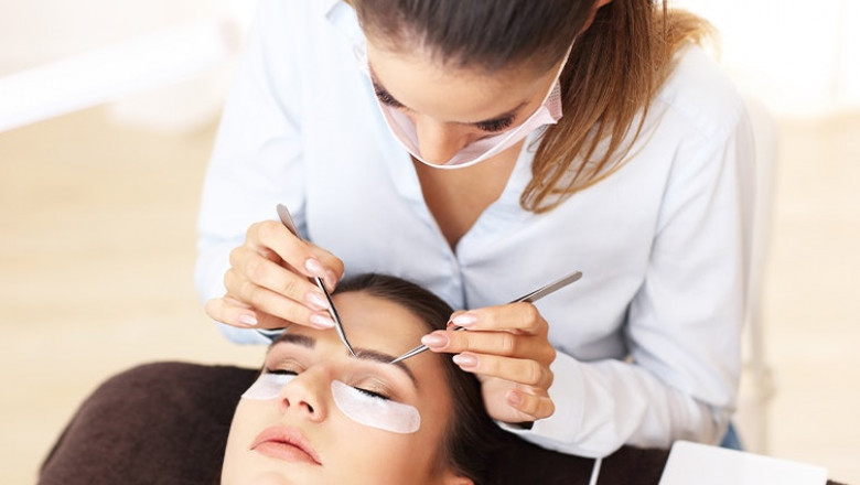 The Healing Process After an Eyelash Transplant: What You Should Expect