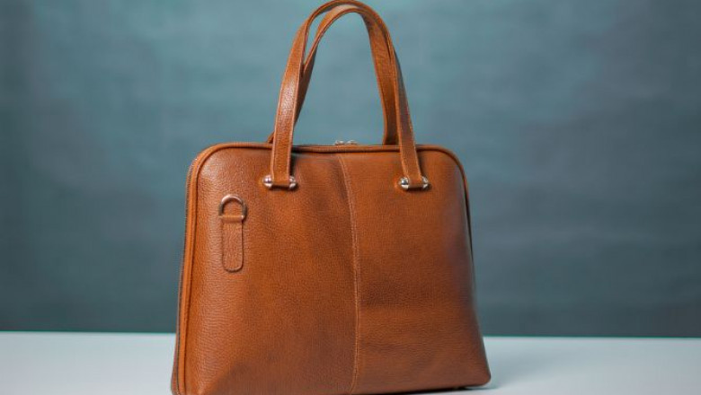 Fashion Meets Function: Trending Tote Bags with Laptop Compartments