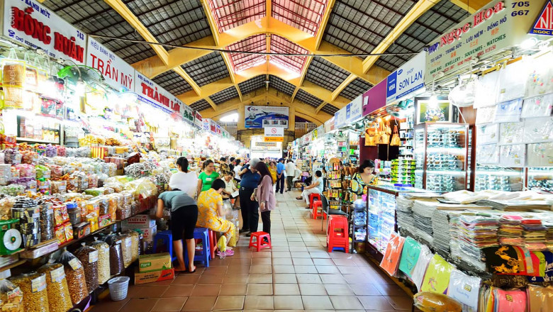 Discovering Ben Thanh Market: Essential Information, Tips, and the Best Time to Visit