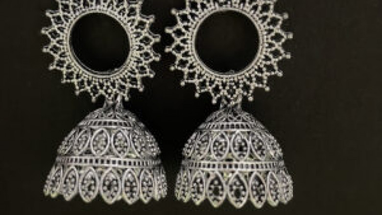 Buy Women Artificial Jewellery Online for Trendy Stylish Looks