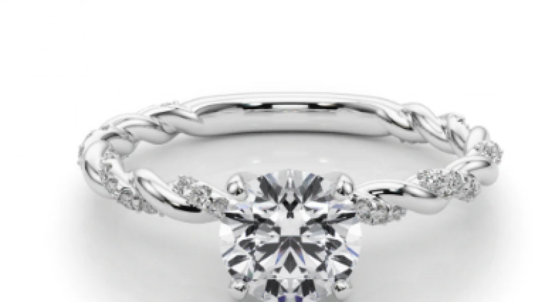 The Sparkling Allure of Pavé Engagement Rings: A Timeless Classic