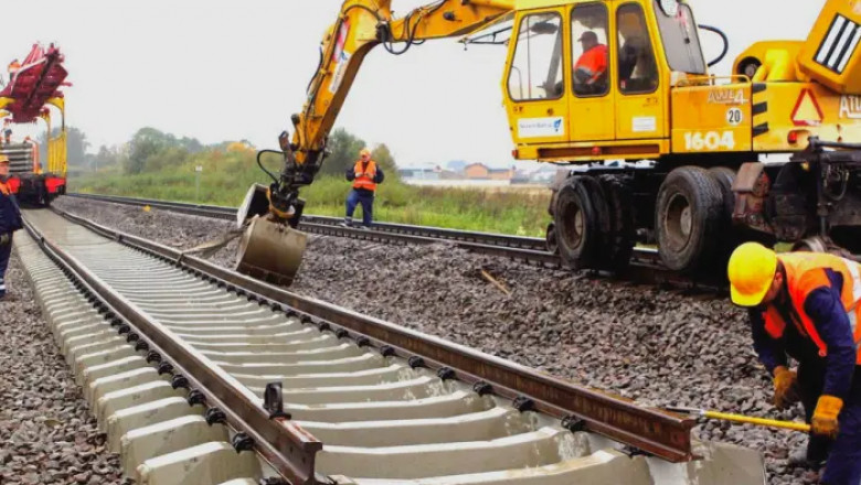 Professional Railway Track Building and VBC Material Delivery