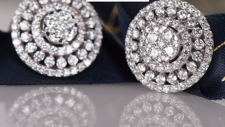 How to Find the Perfect Pair of Earrings Online: A Shopper’s Guide
