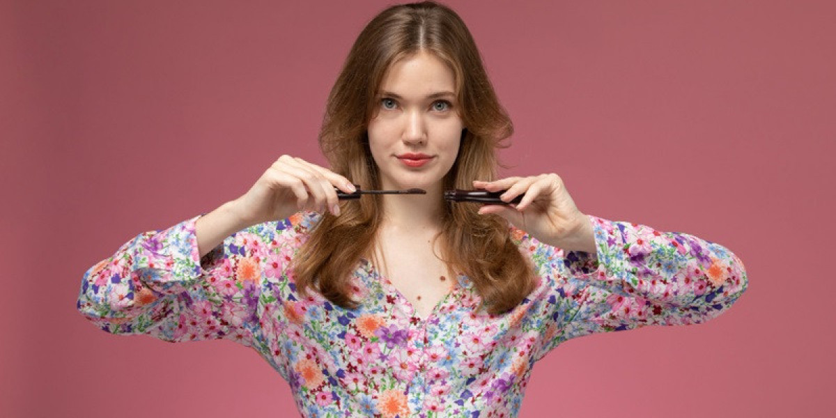 Hair Finishing Stick: Sleek Styles with Zero Flyaways